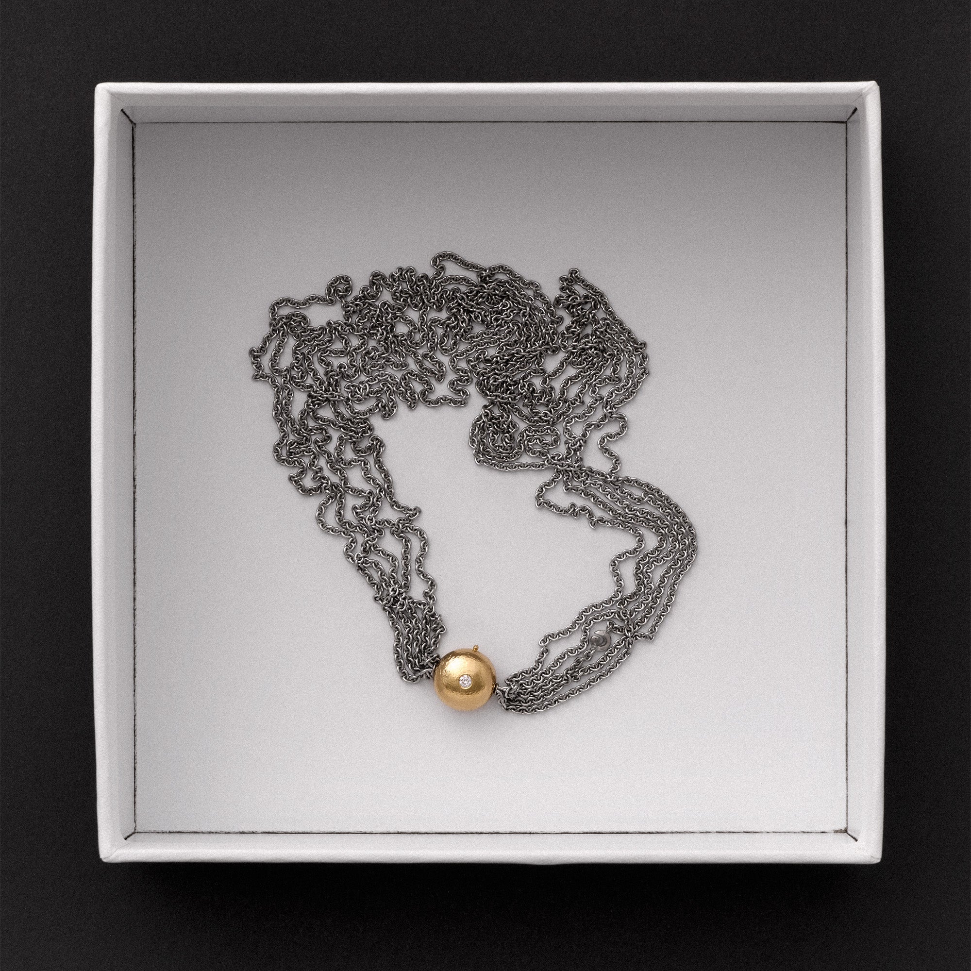 Ole Lynggaard necklace 0.05ct 18K gold