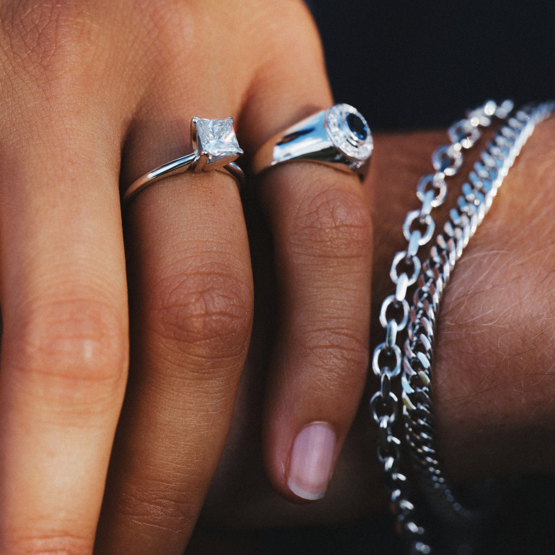 Ring safir och diamanter 3,34g 18K vitguld