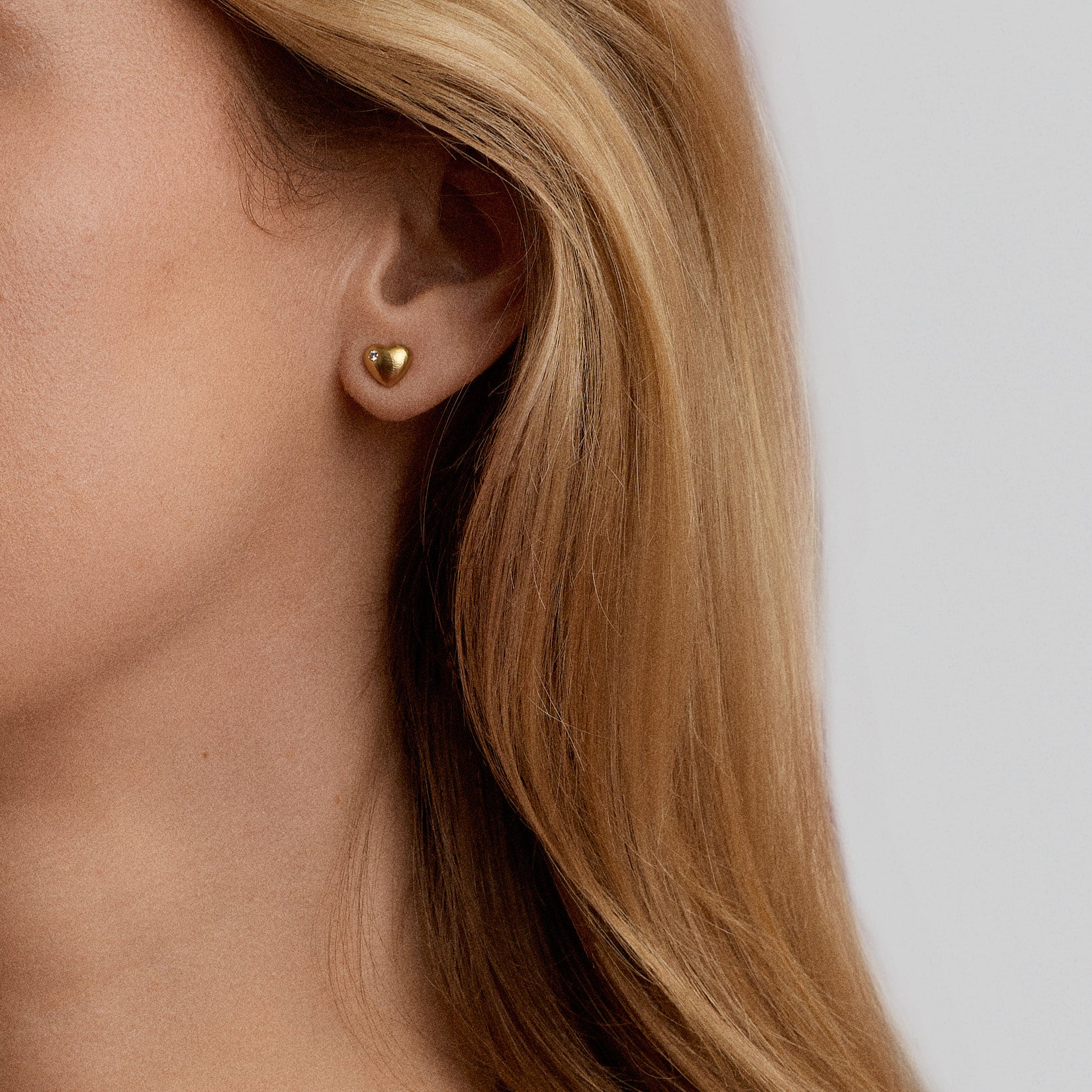 Heart earrings with diamonds 0.04ct 18K gold