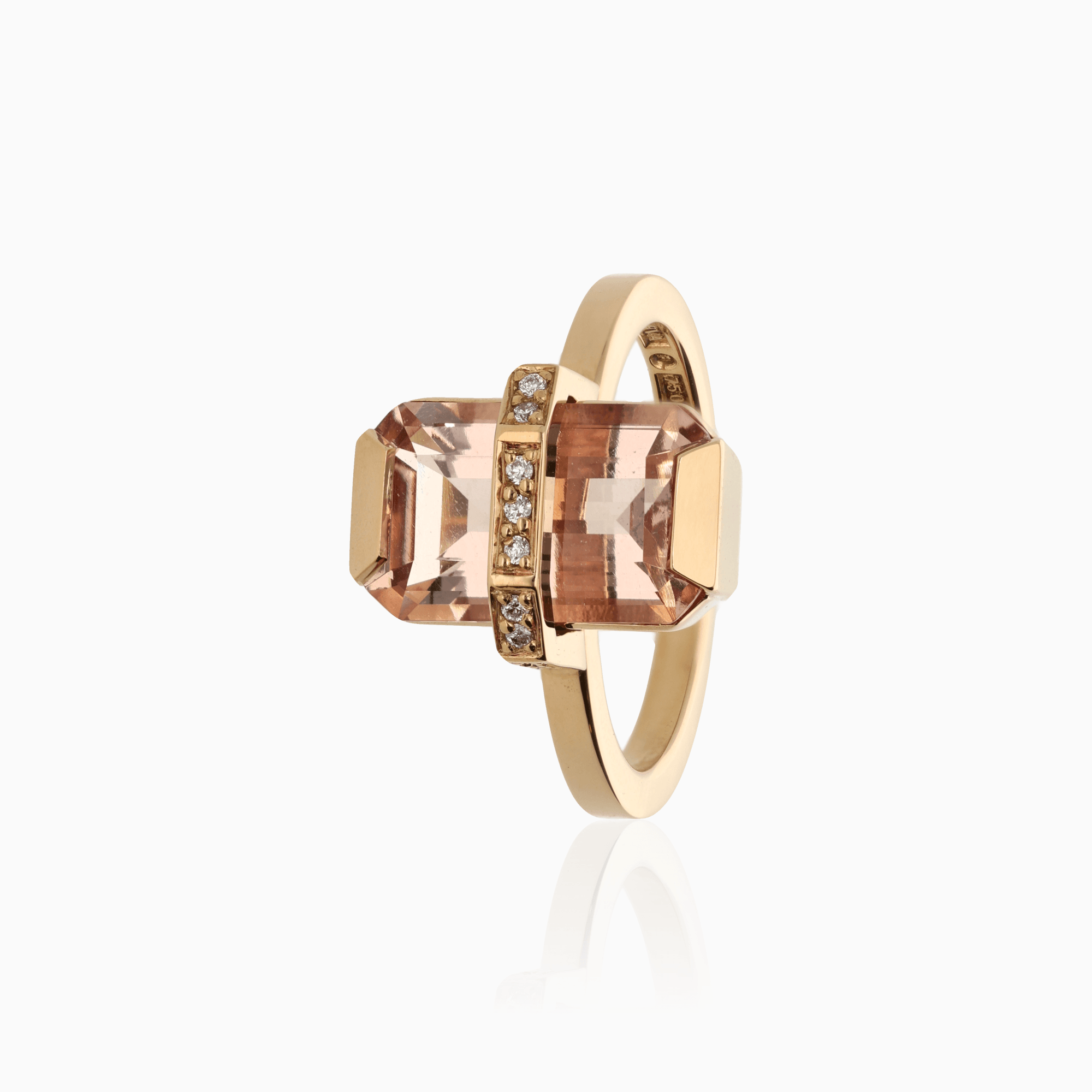 Efva Attling Little Bend Over ring 4.1ct 18K gold