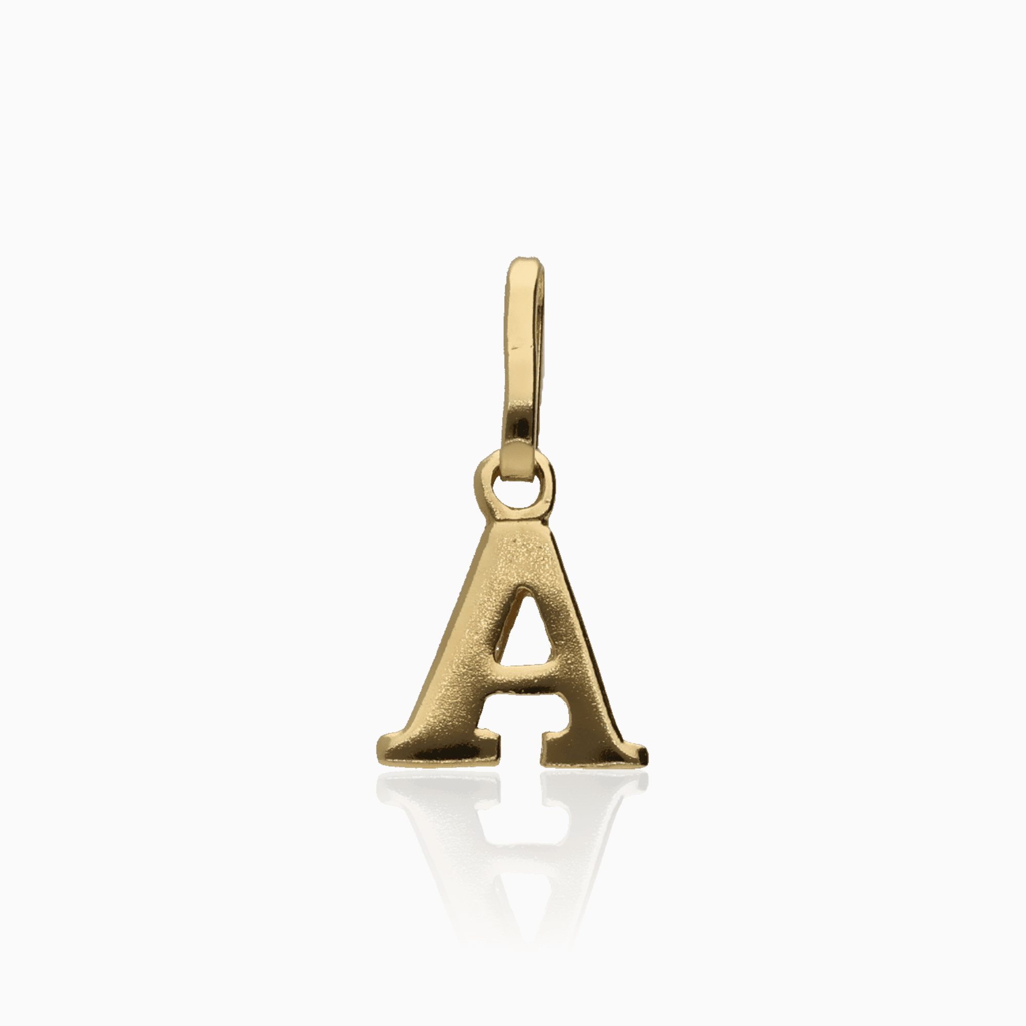 Letter pendant 0.32g 18K gold