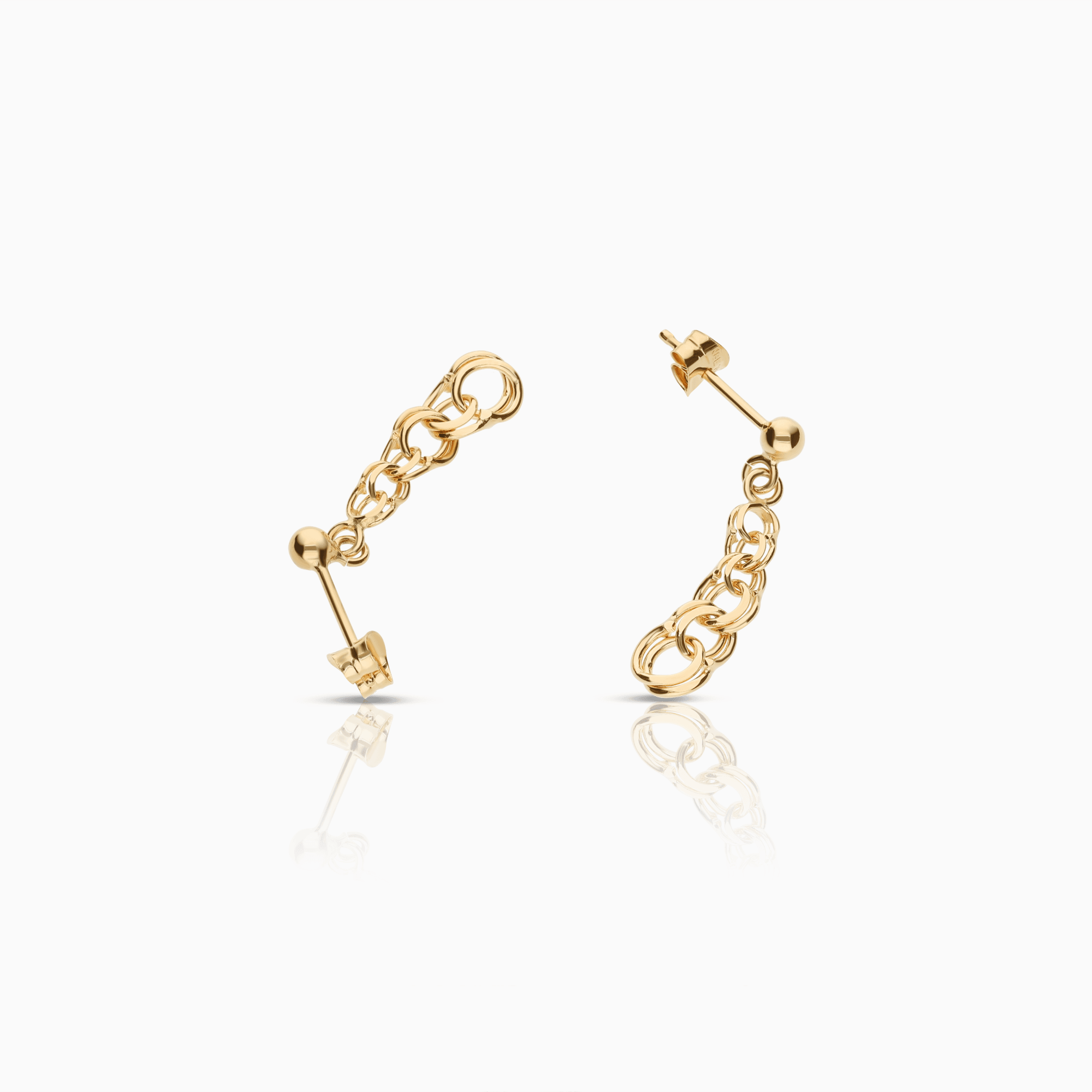 Bismarck earrings 1.52g 18K gold