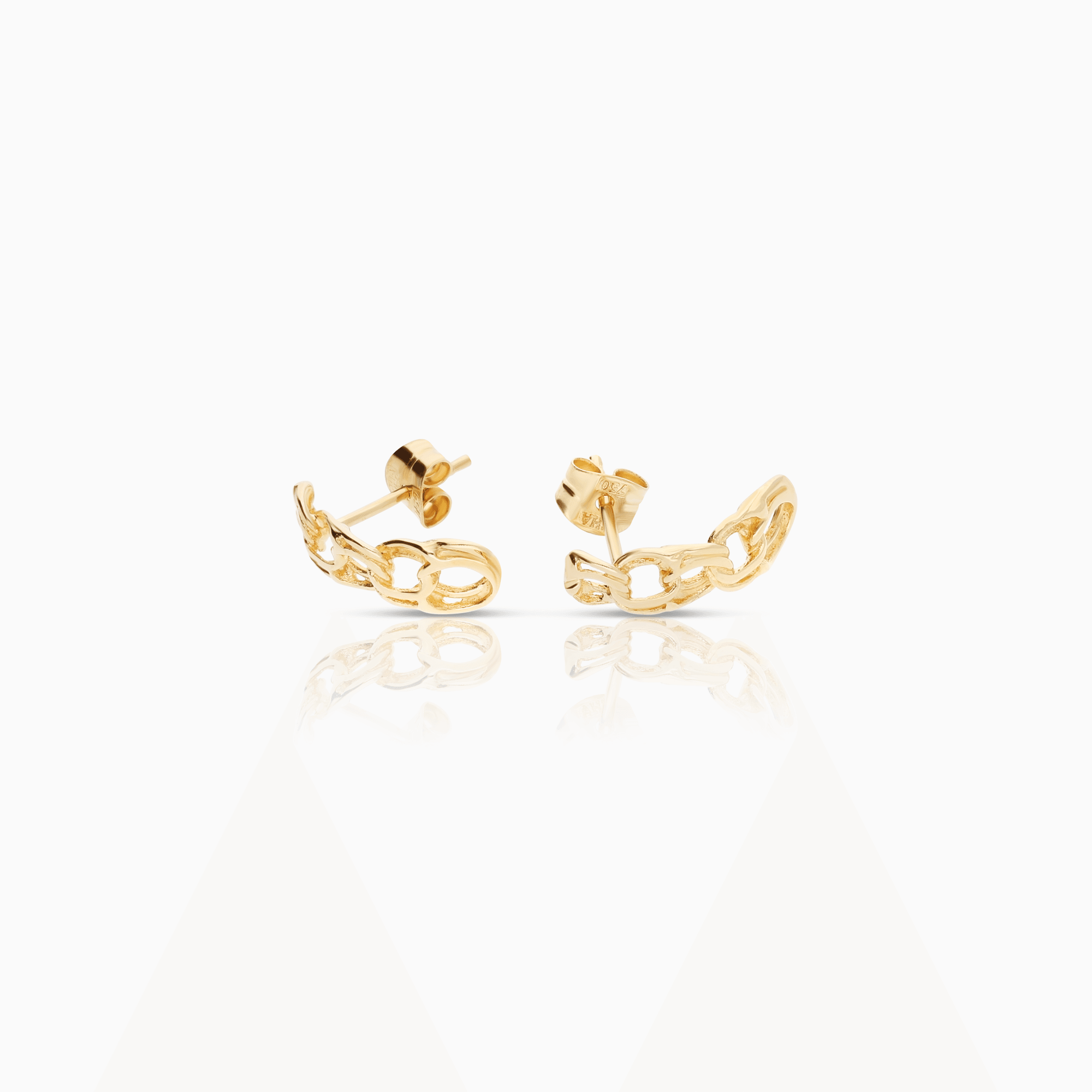 Bismarck earrings 1.35g 18K gold
