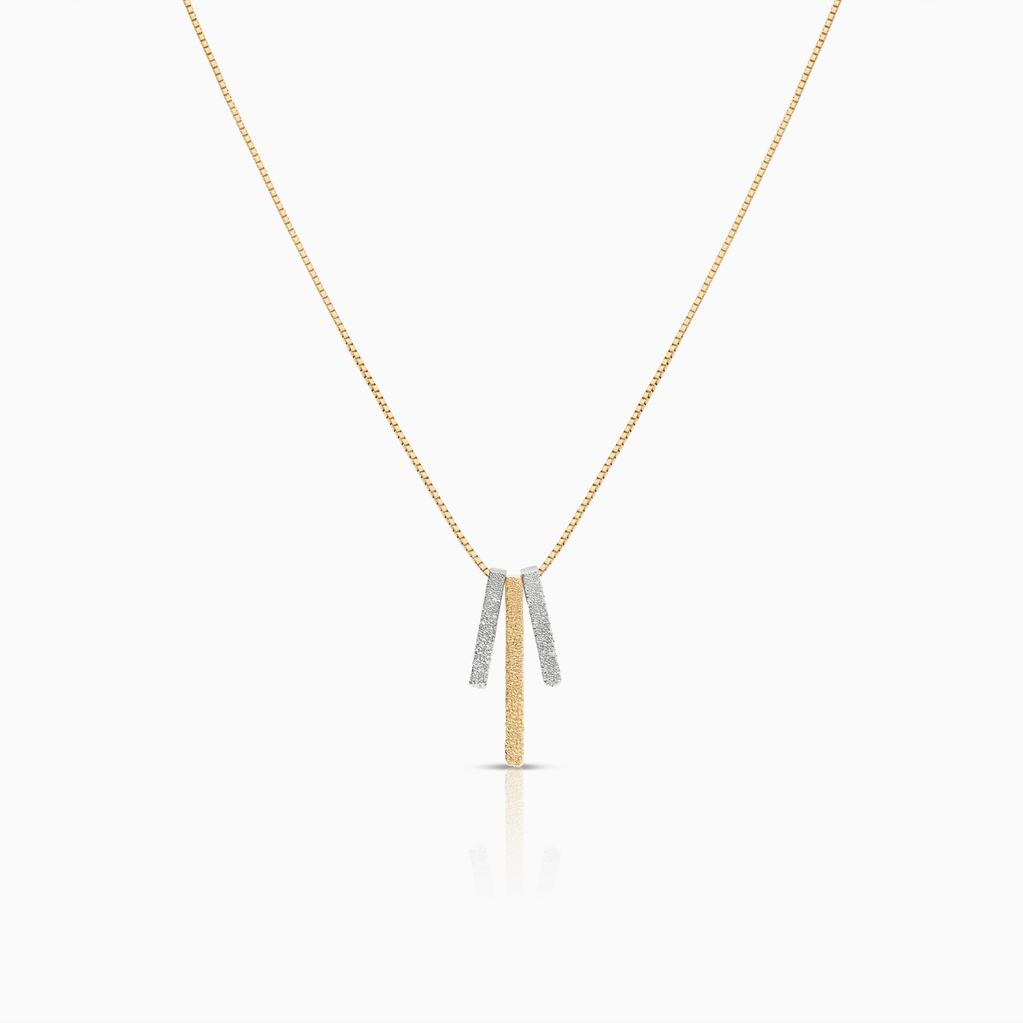 Gold necklace with pendant 3.78g 18K yellow/white gold
