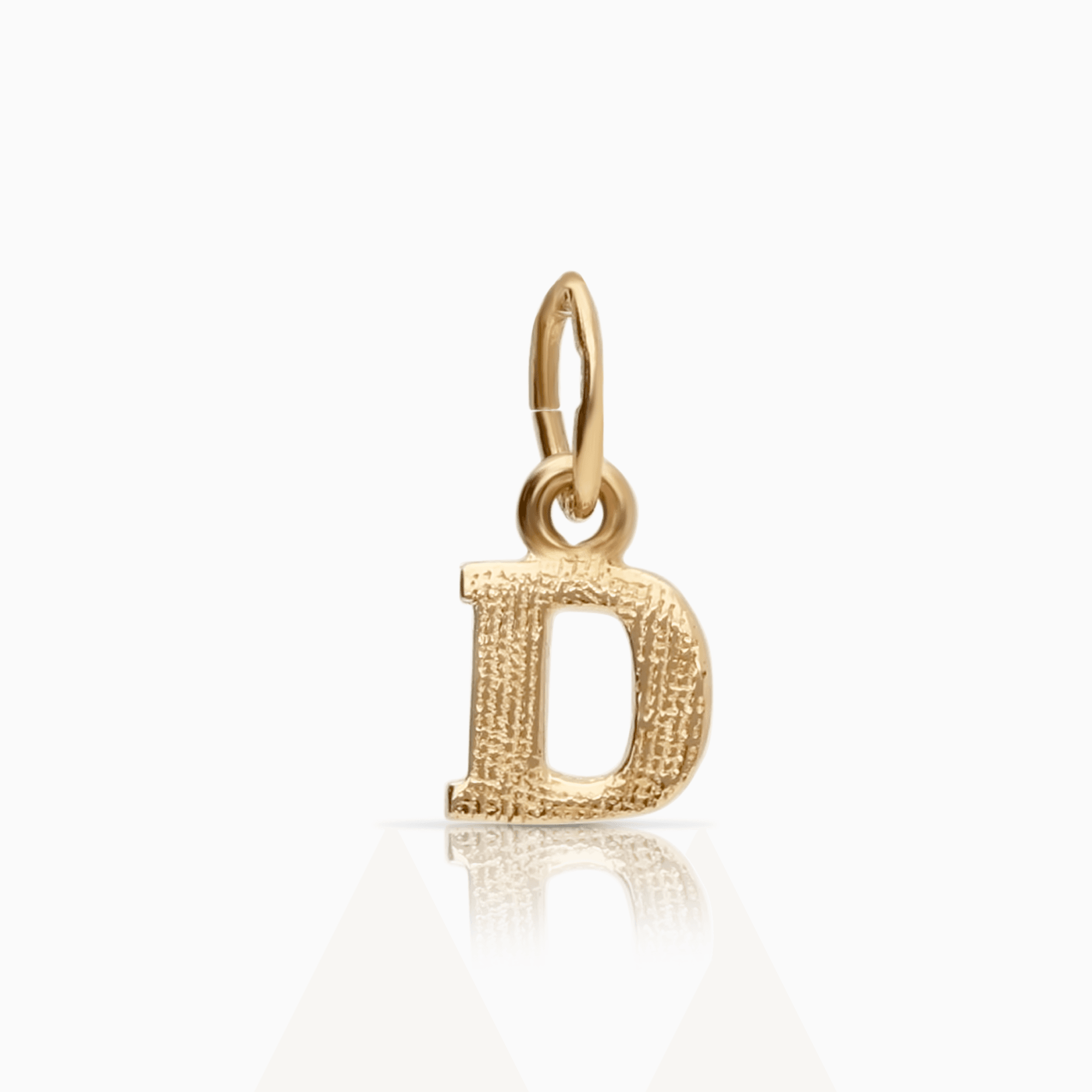 Pendant letter 0.23g 18K gold