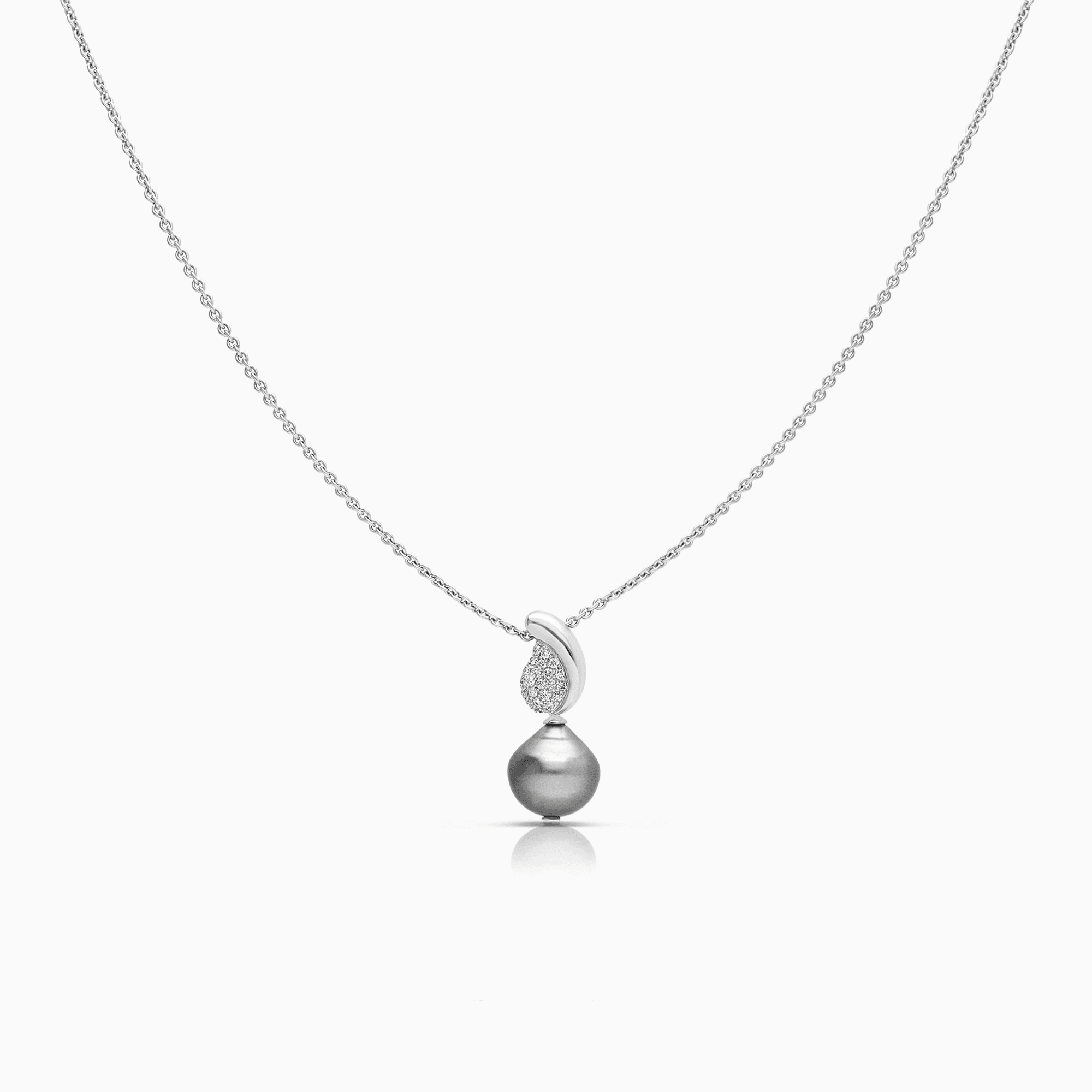 Cable chain with diamond pendant and cultured pearl 0.20ct 18K white gold