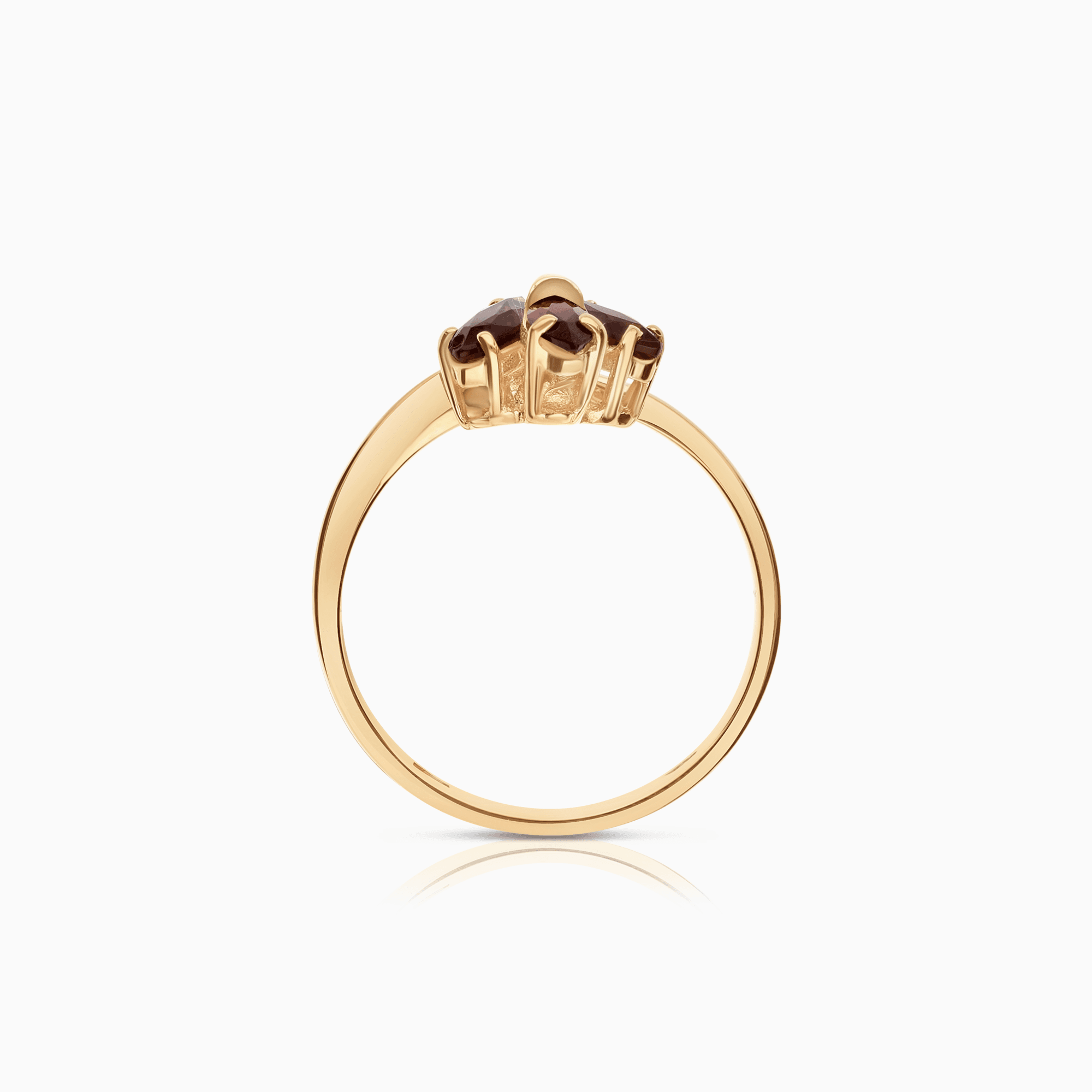 Gold ring with red garnets 3.0g 18K gold