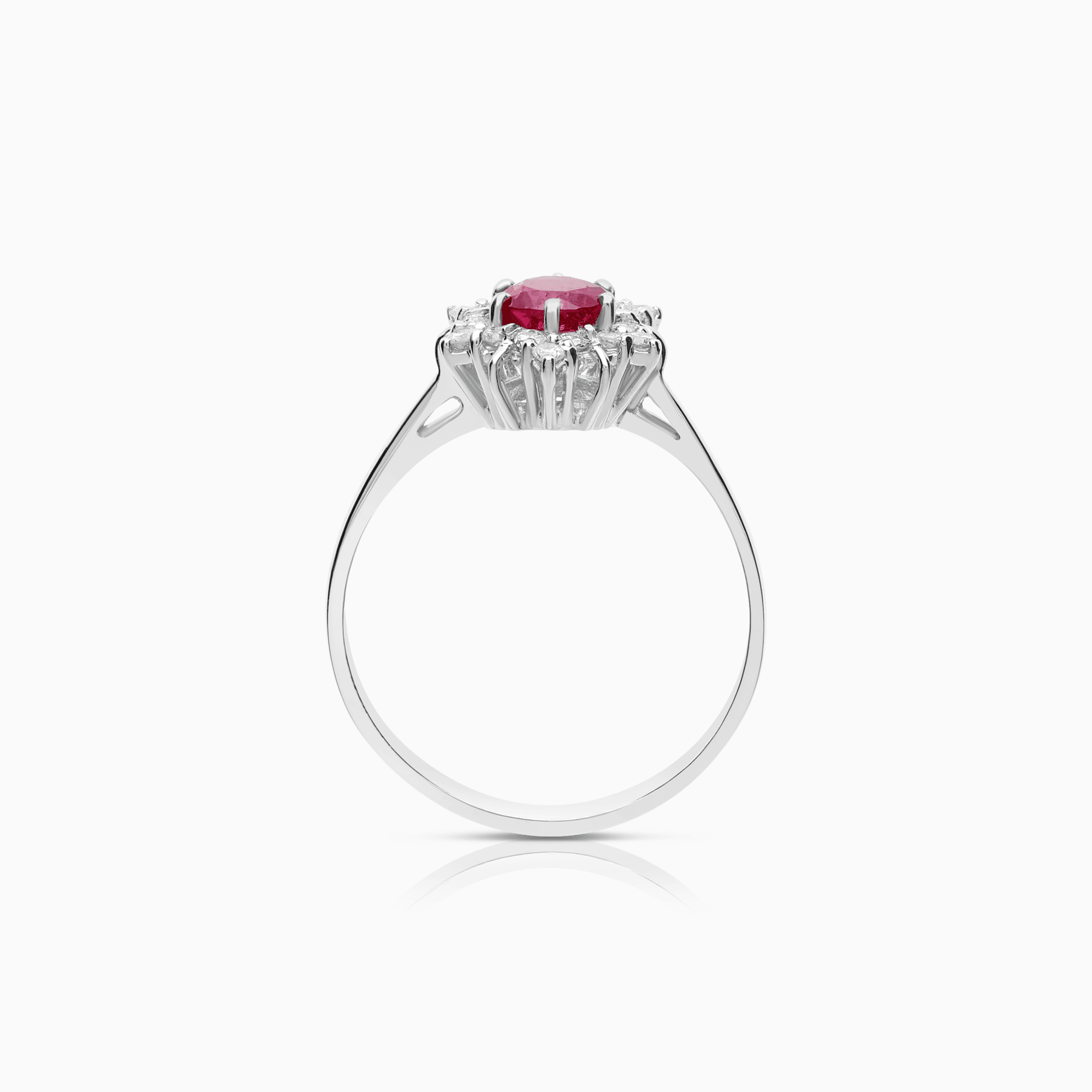 Ädelstensring rubin 0,60ct med diamanter 18K vitguld