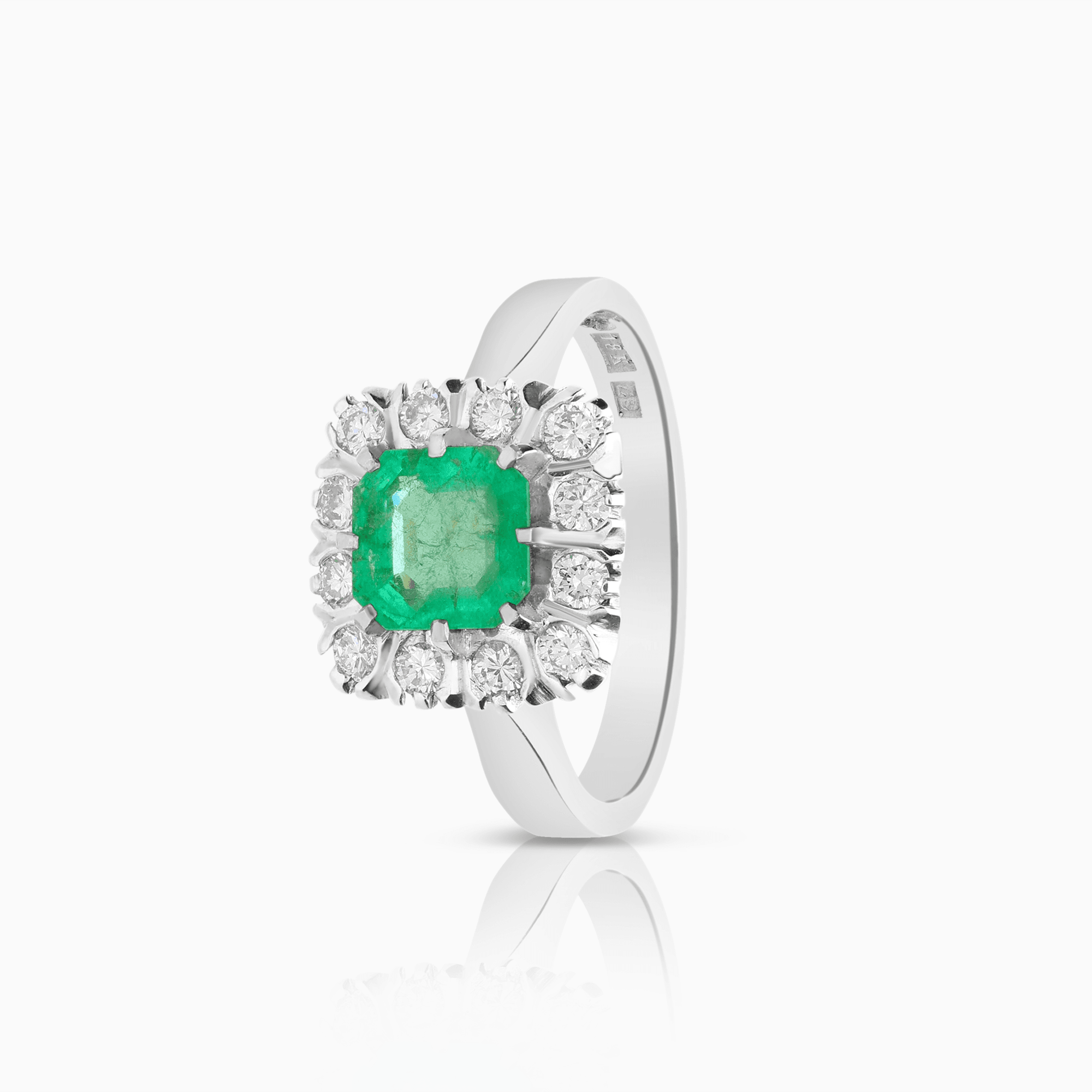 Diamantring med en grön smaragd 0,42ct 18K vitguld