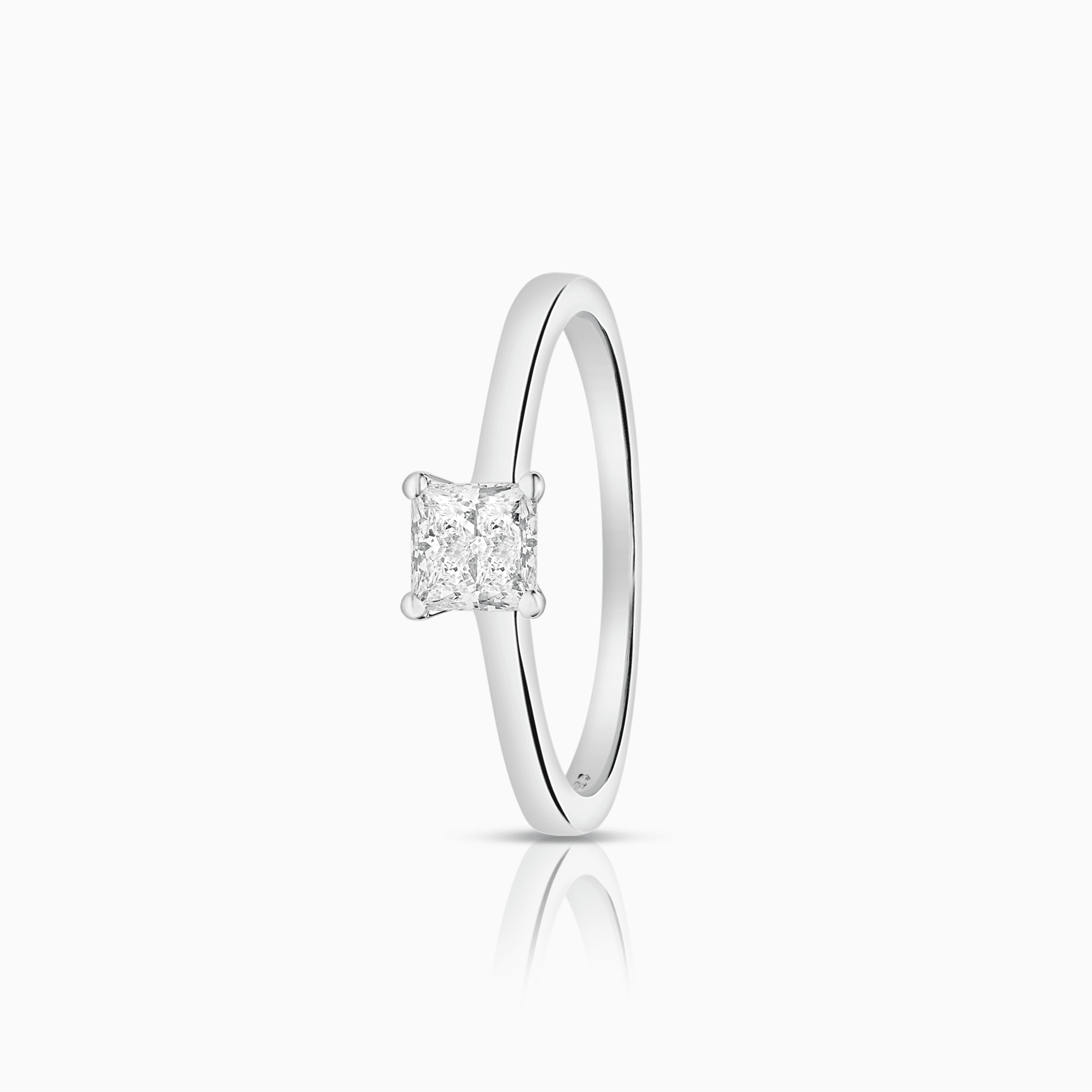 Solitaire-ring princess 0,51ct 18K hvitt gull GIA sertifikat