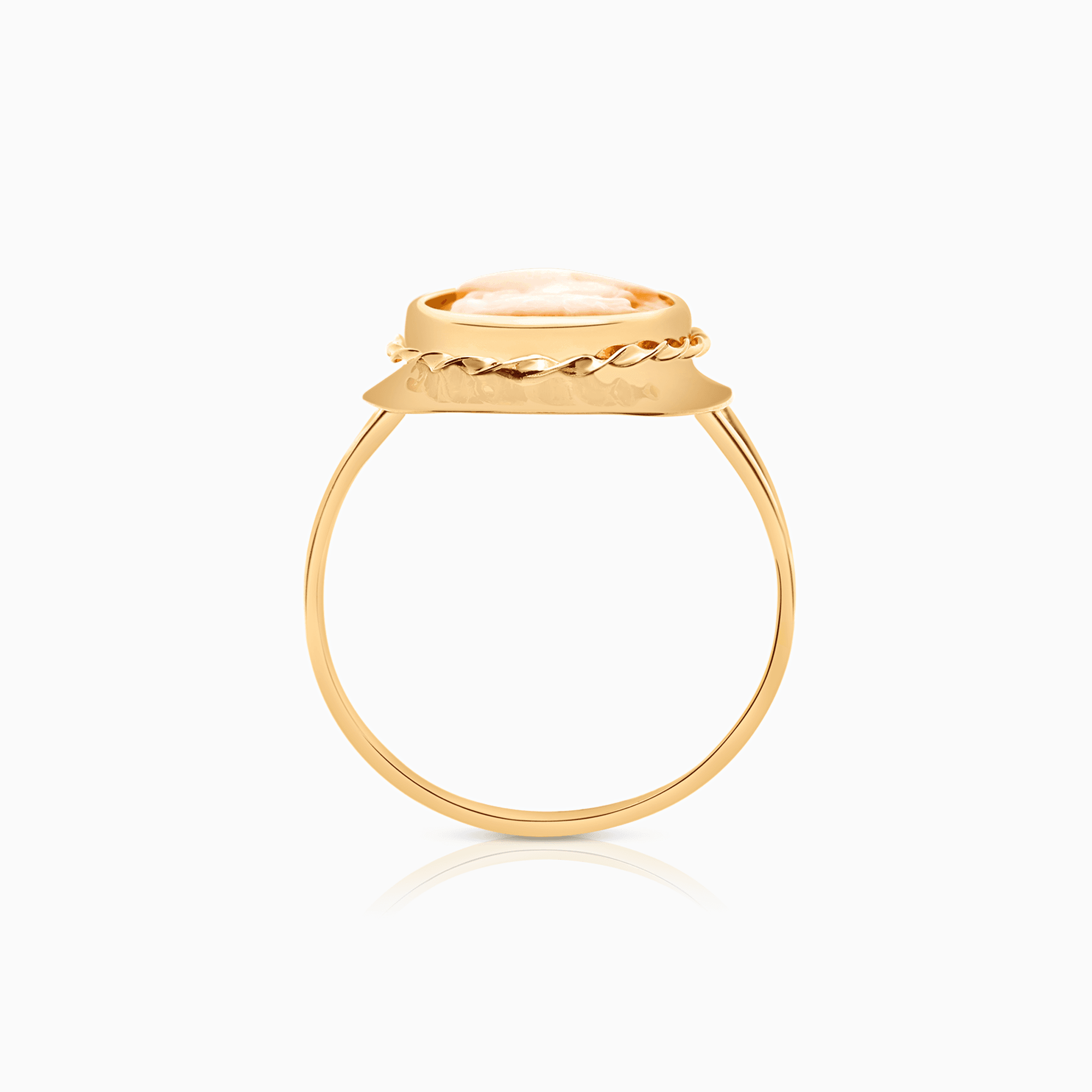 Guldring camé 2,47g 18K guld