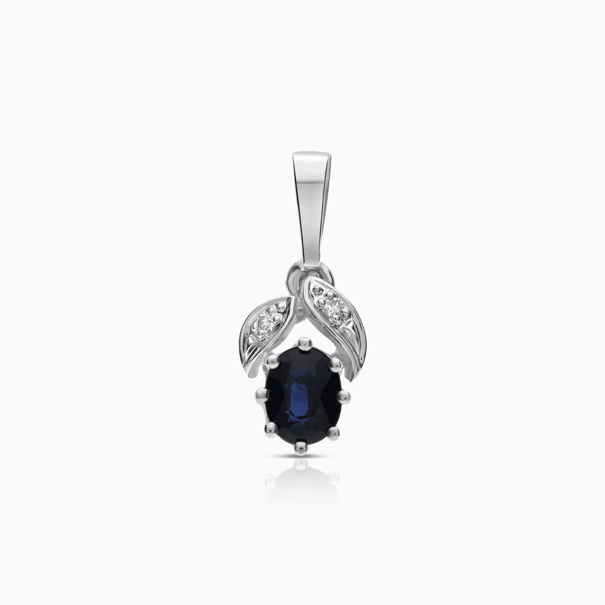 Pendant with diamonds and a sapphire 0.025ct 18K white gold