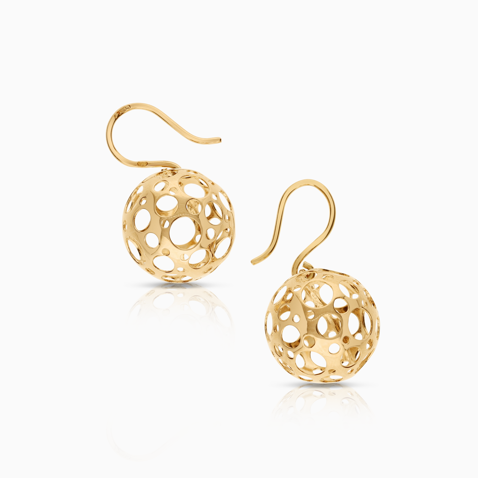 Guldörhängen  3,68g 18K guld